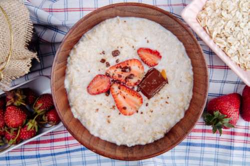 Beneficios de consumir avena y recetas sencillas para prepararla